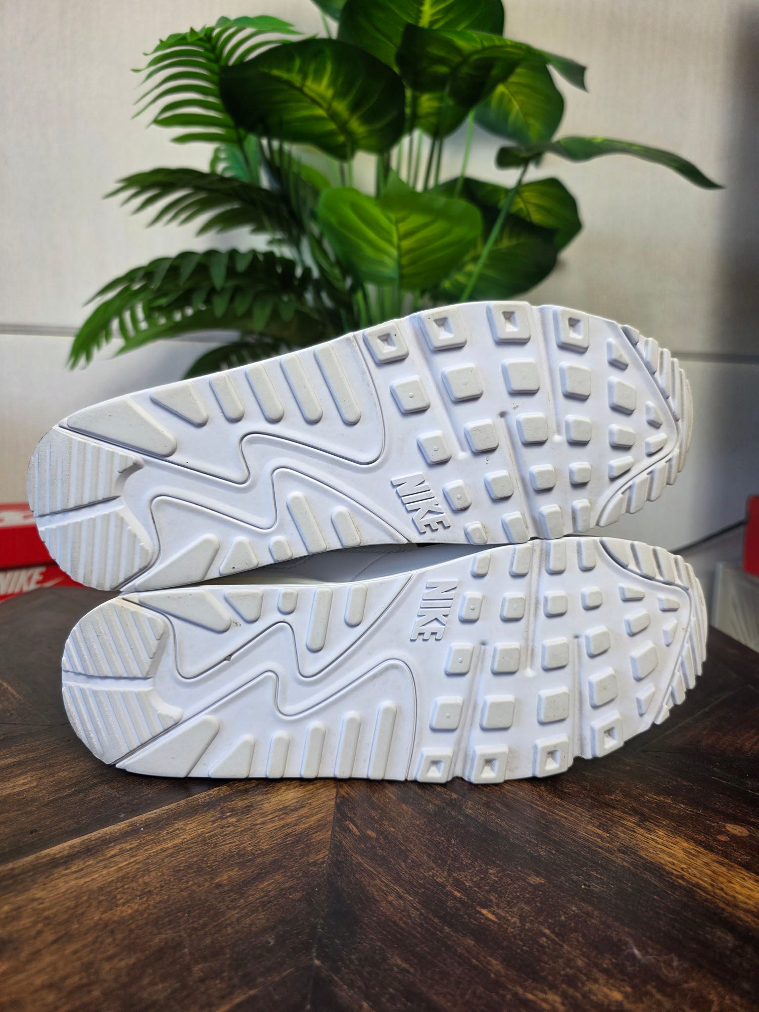 Nike Air Max 90 Triple White maat 44