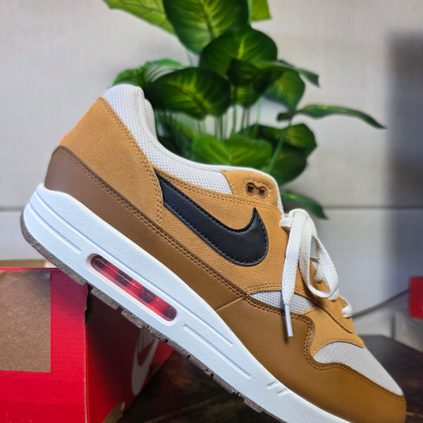 Nike Air Max 1 Escape British Tan Light Bone maat 50,5