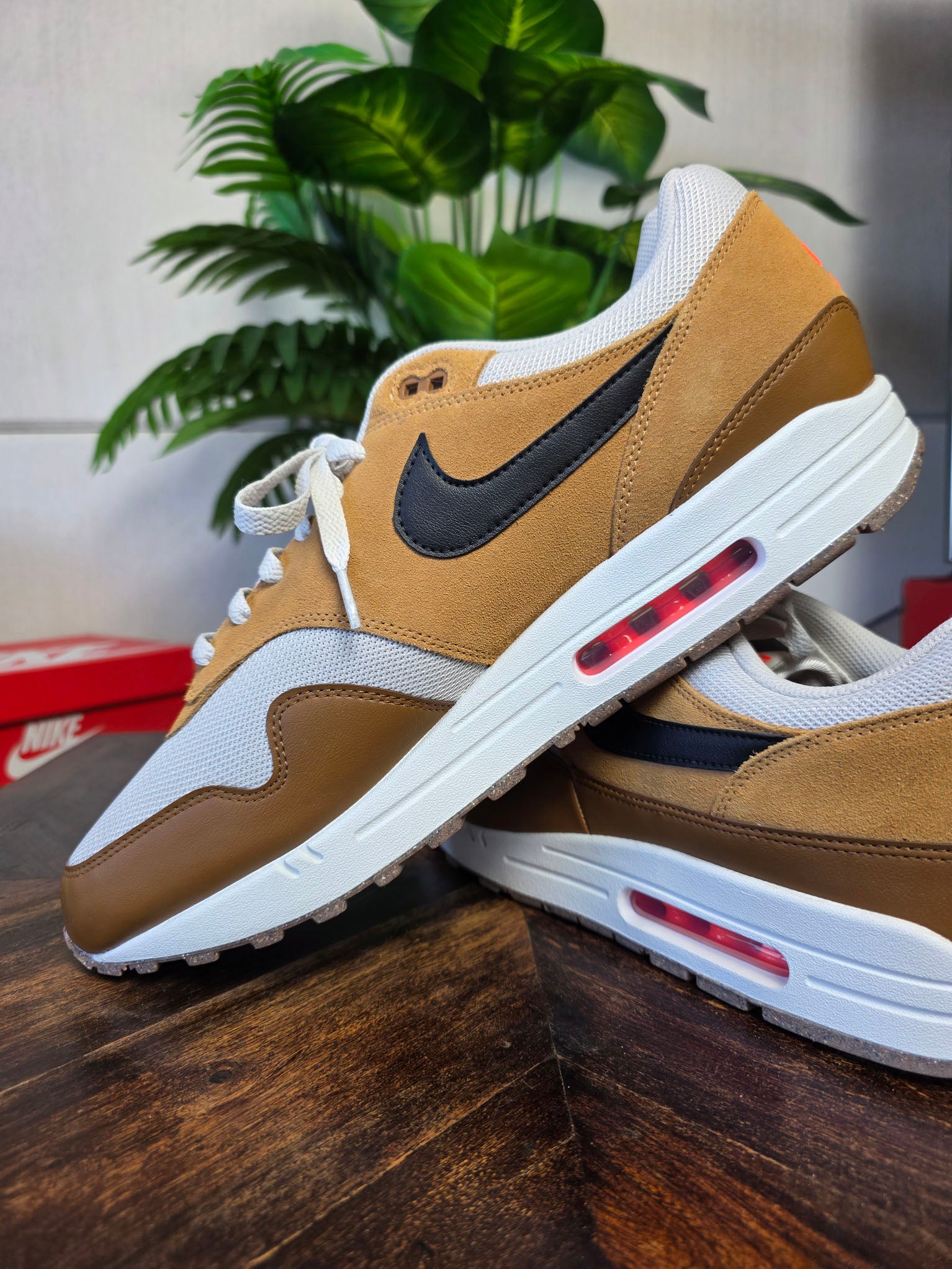 Nike Air Max 1 Escape British Tan Light Bone maat 50,5