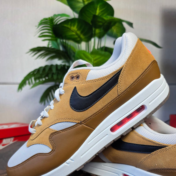 Nike Air Max 1 Escape British Tan Light Bone maat 50,5