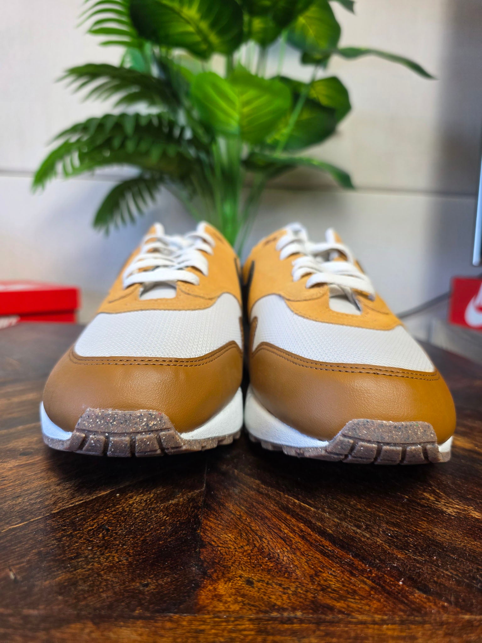 Nike Air Max 1 Escape British Tan Light Bone maat 50,5