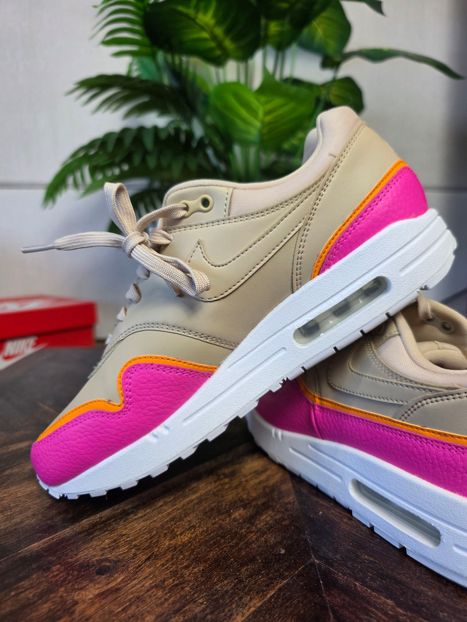 Nike Air Max 1 Liner Tan Pink maat 40