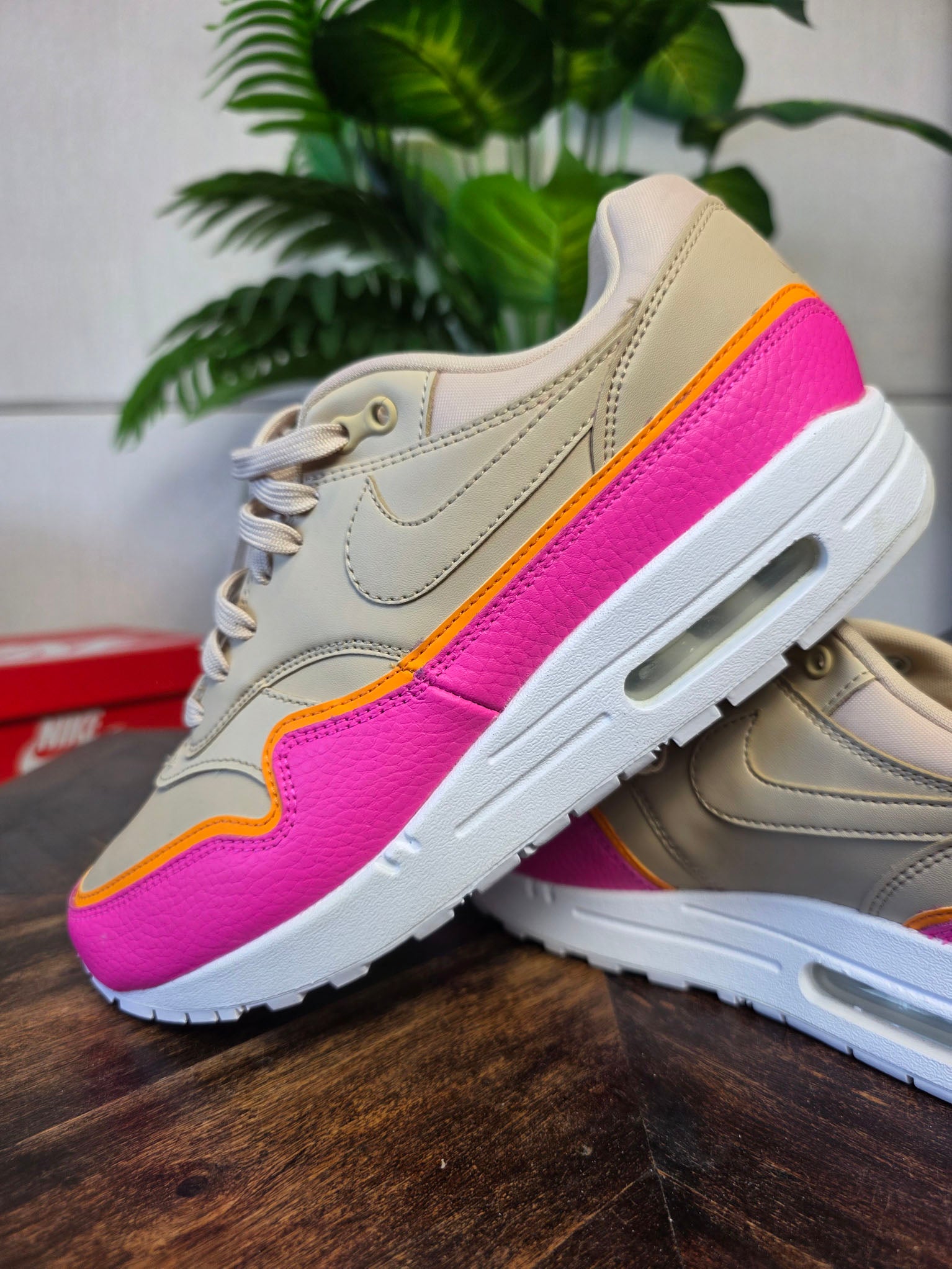 Nike Air Max 1 Liner Tan Pink maat 40