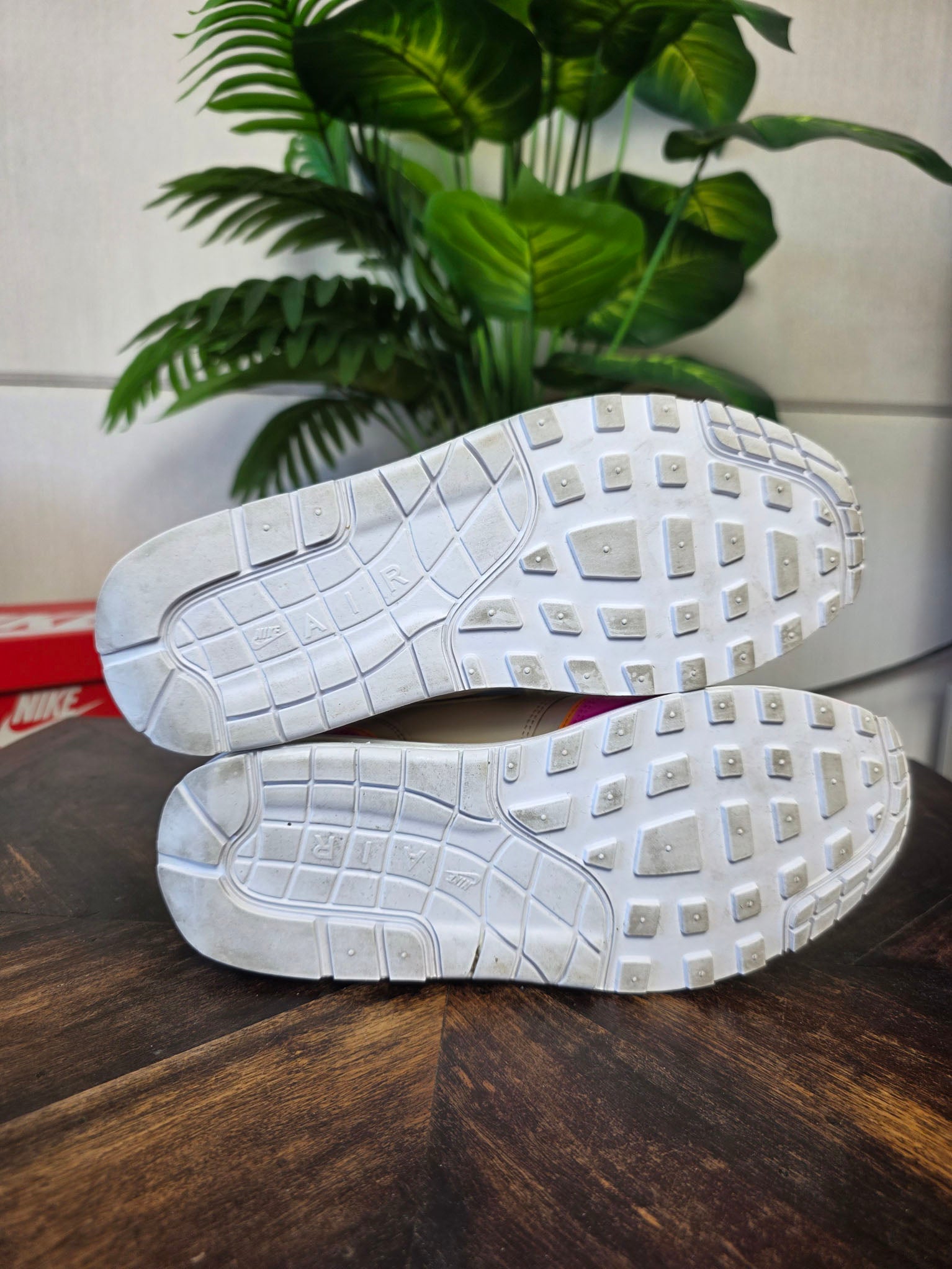 Nike Air Max 1 Liner Tan Pink maat 40