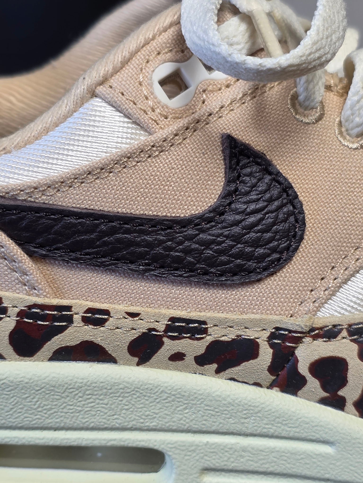 Nike Air Max 1 Leopard maat 37,5