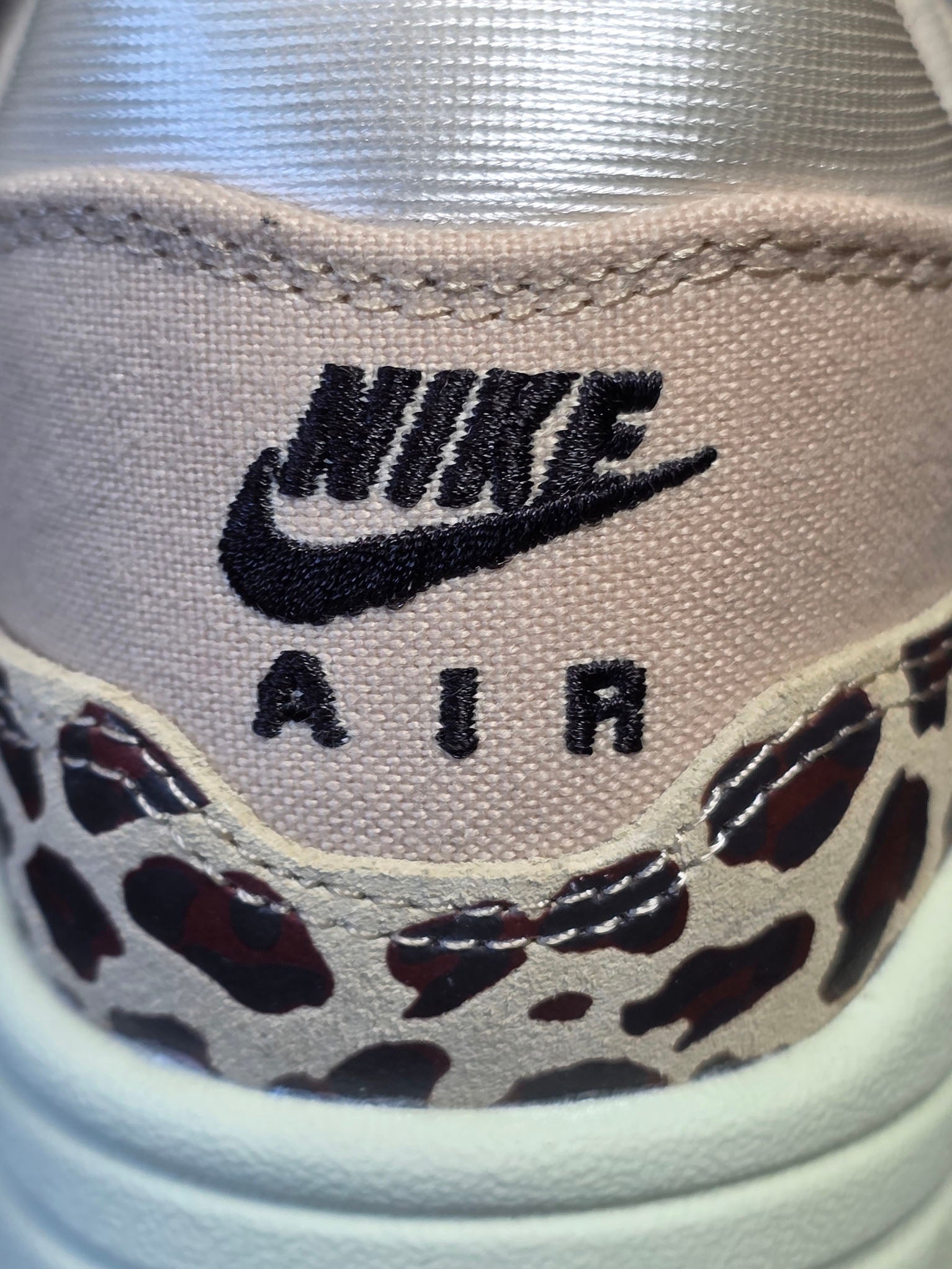 Nike Air Max 1 Leopard maat 37,5