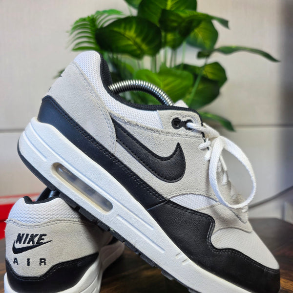 Nike Air Max 1 Essential Black White maat 43