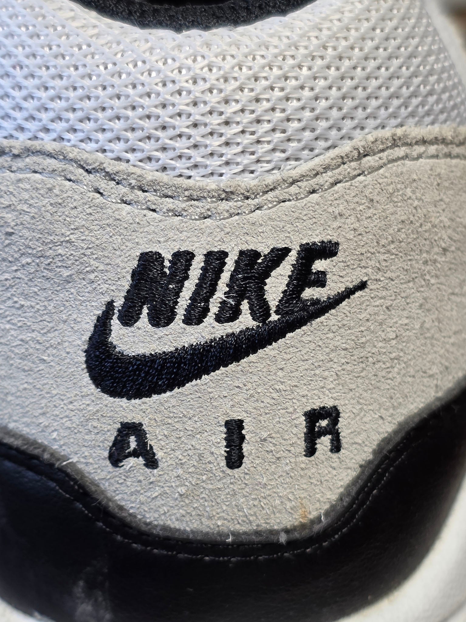 Nike Air Max 1 Essential Black White maat 43