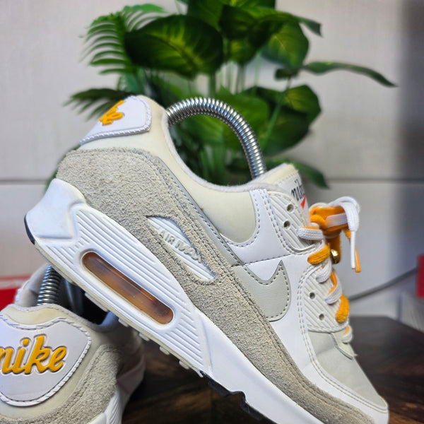 Nike Air Max 90 First Use Light Bone maat 38