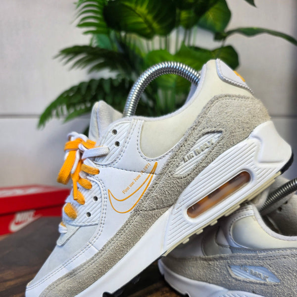 Nike Air Max 90 First Use Light Bone maat 38