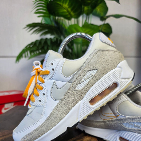 Nike Air Max 90 First Use Light Bone maat 38