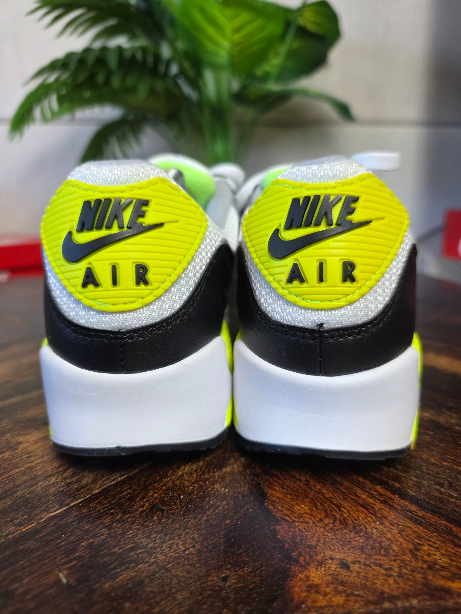Nike Air Max 90 OG Volt maat 42,5