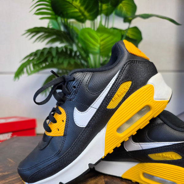 Nike Air Max 90 GS Black University Gold maat 38