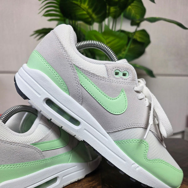Nike Air Max 1 Essential Vapor Green maat 42