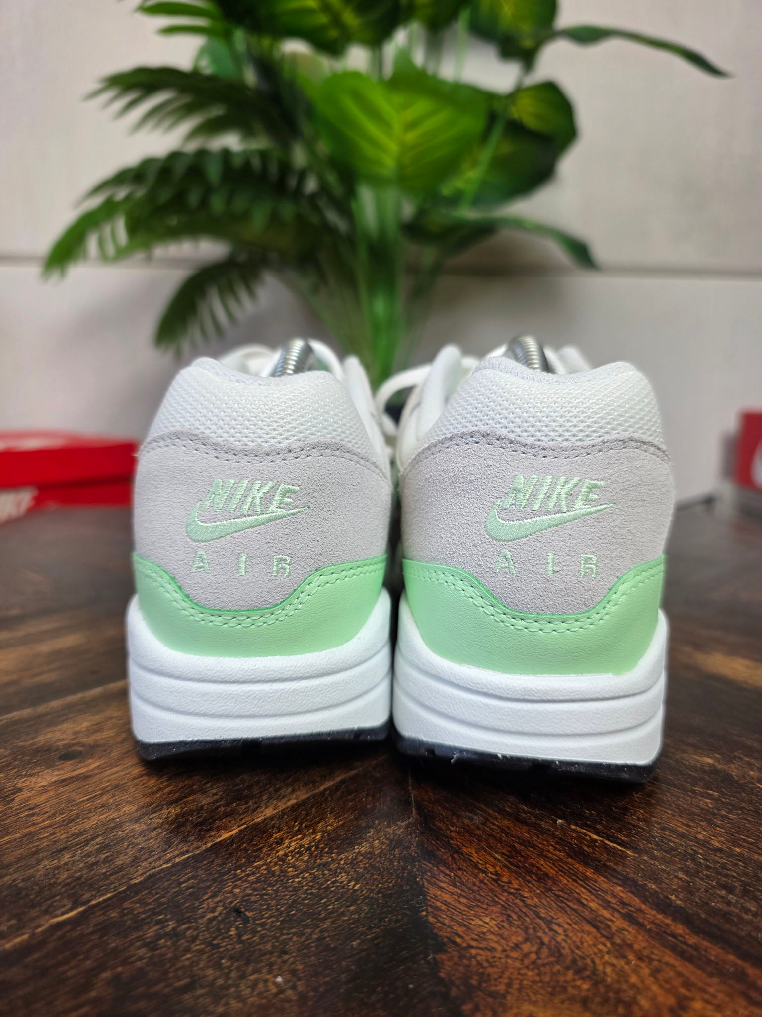 Nike Air Max 1 Essential Vapor Green maat 42