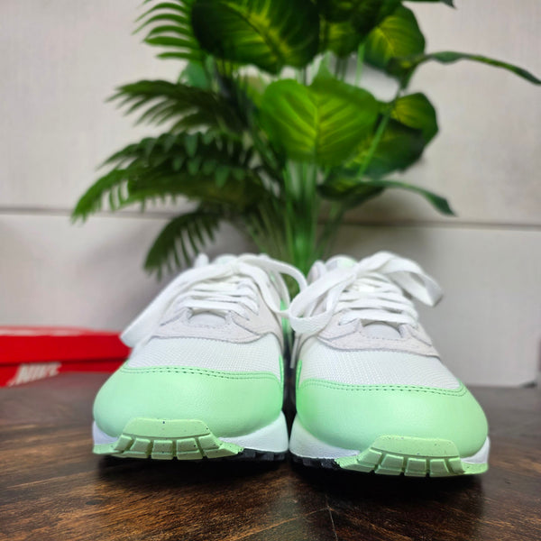 Nike Air Max 1 Essential Vapor Green maat 42