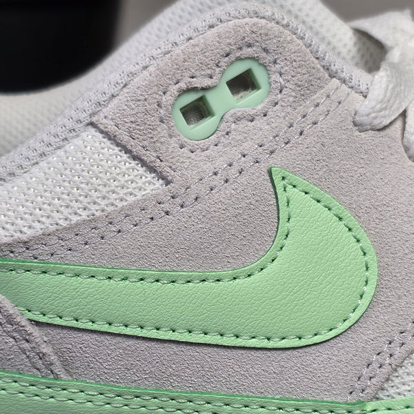 Nike Air Max 1 Essential Vapor Green maat 42