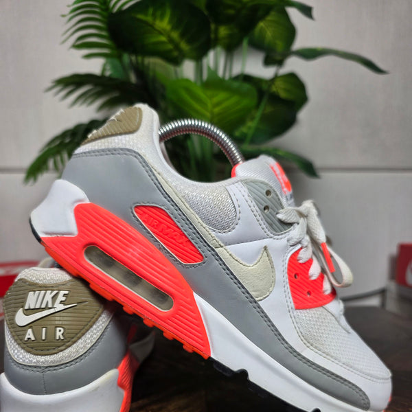 Nike Air Max 90 Hyper Orange maat 42