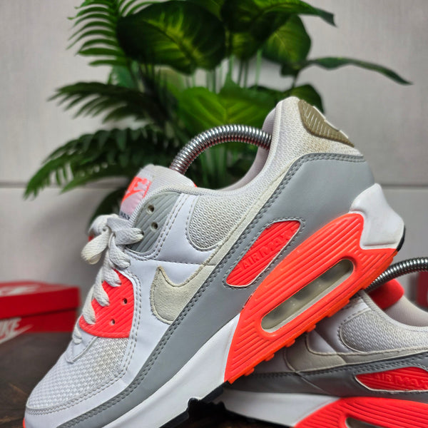 Nike Air Max 90 Hyper Orange maat 42