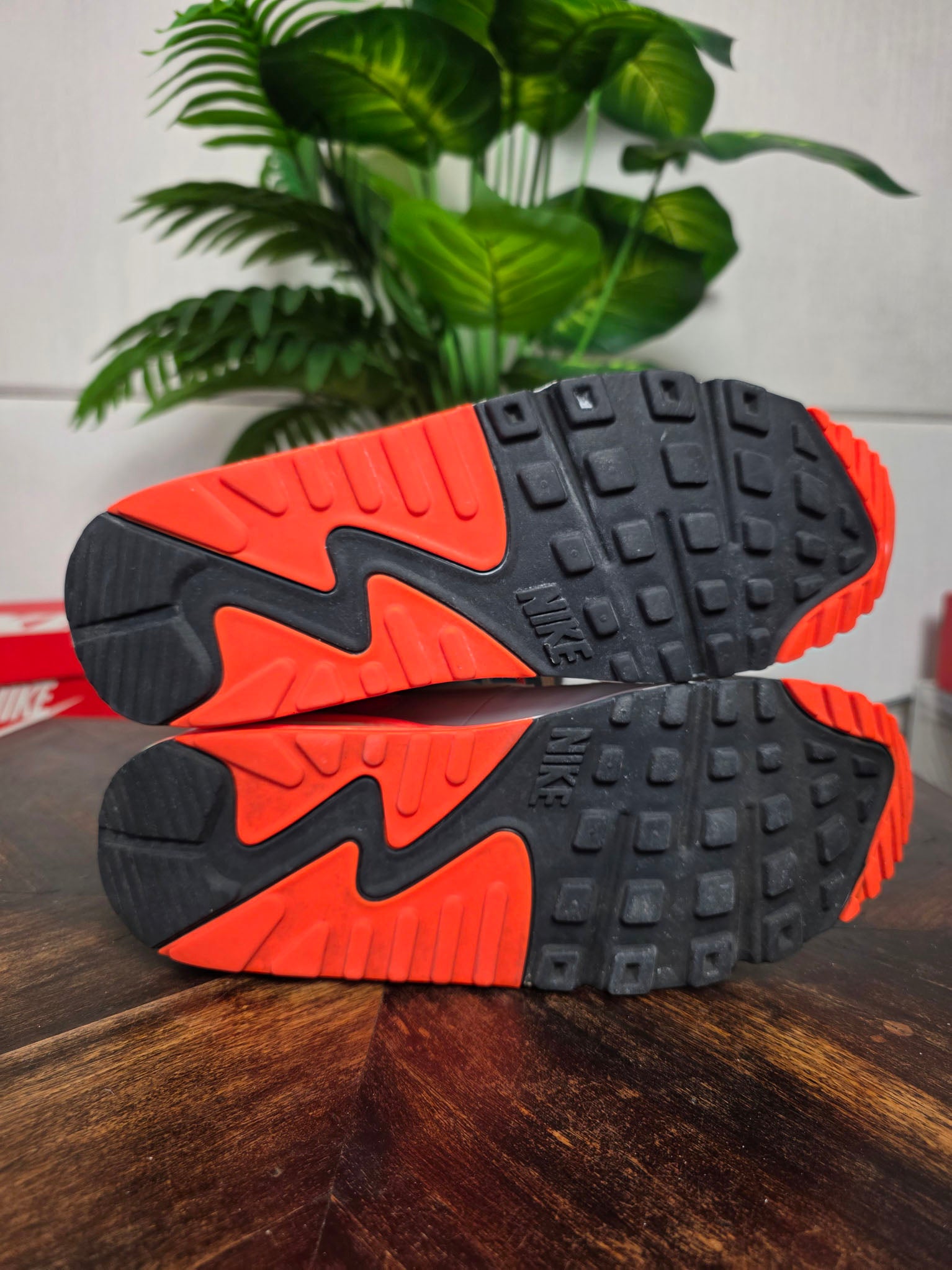 Nike Air Max 90 Hyper Orange maat 42