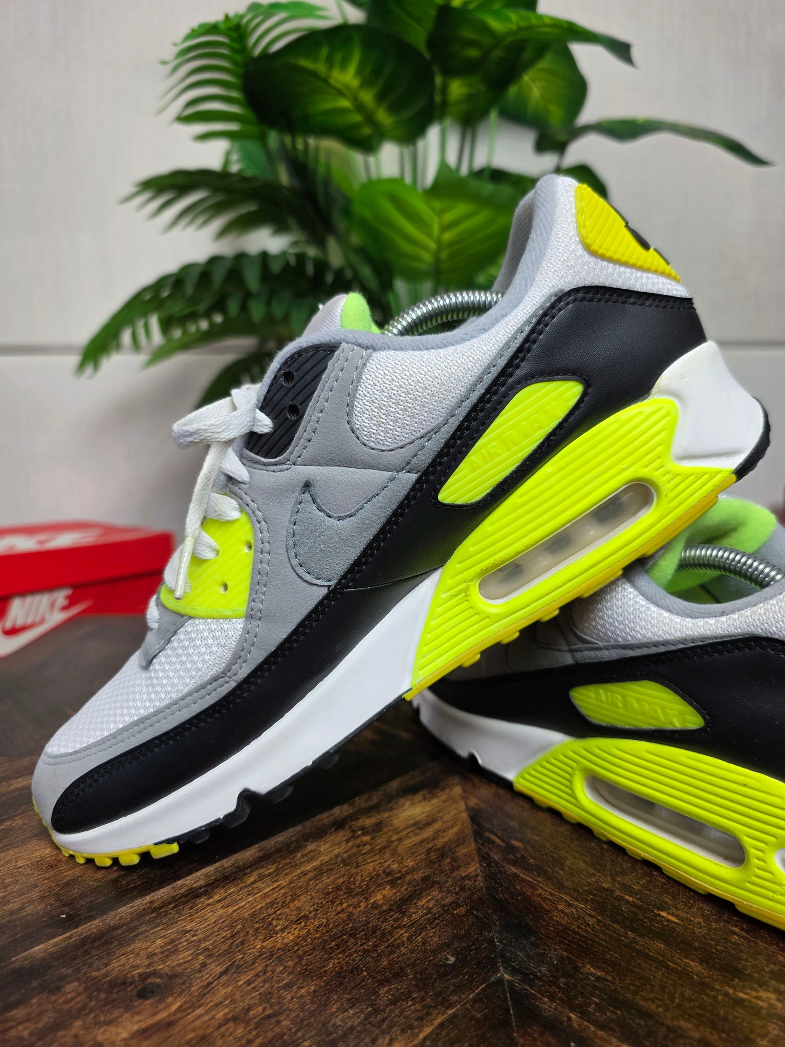 Nike Air Max 90 OG Volt maat 45