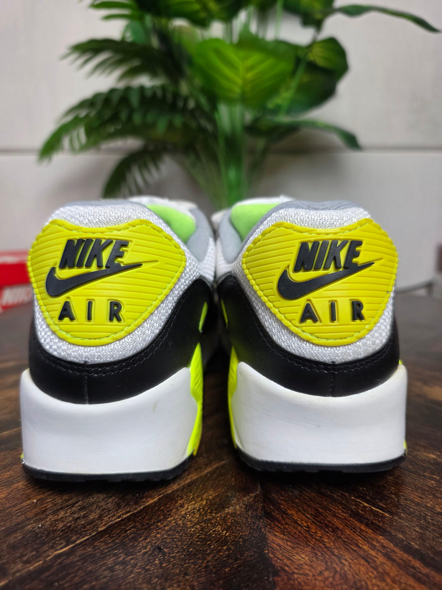 Nike Air Max 90 OG Volt maat 45