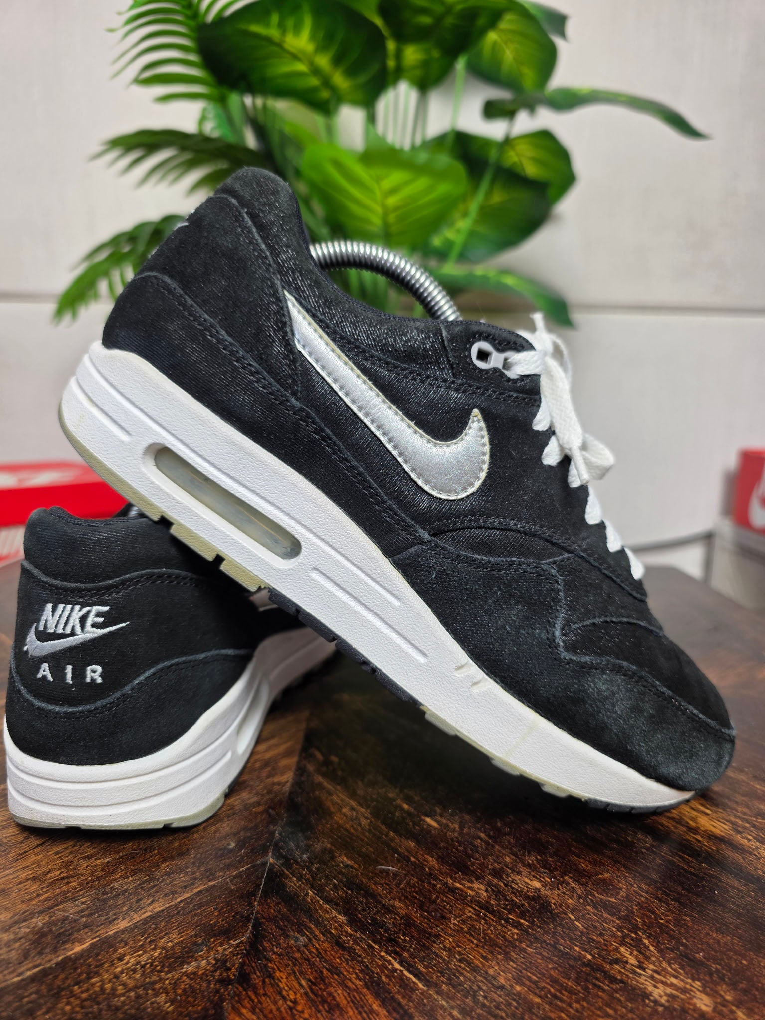 Nike Air Max 1 Premium Black Metallic Silver White maat 42,5