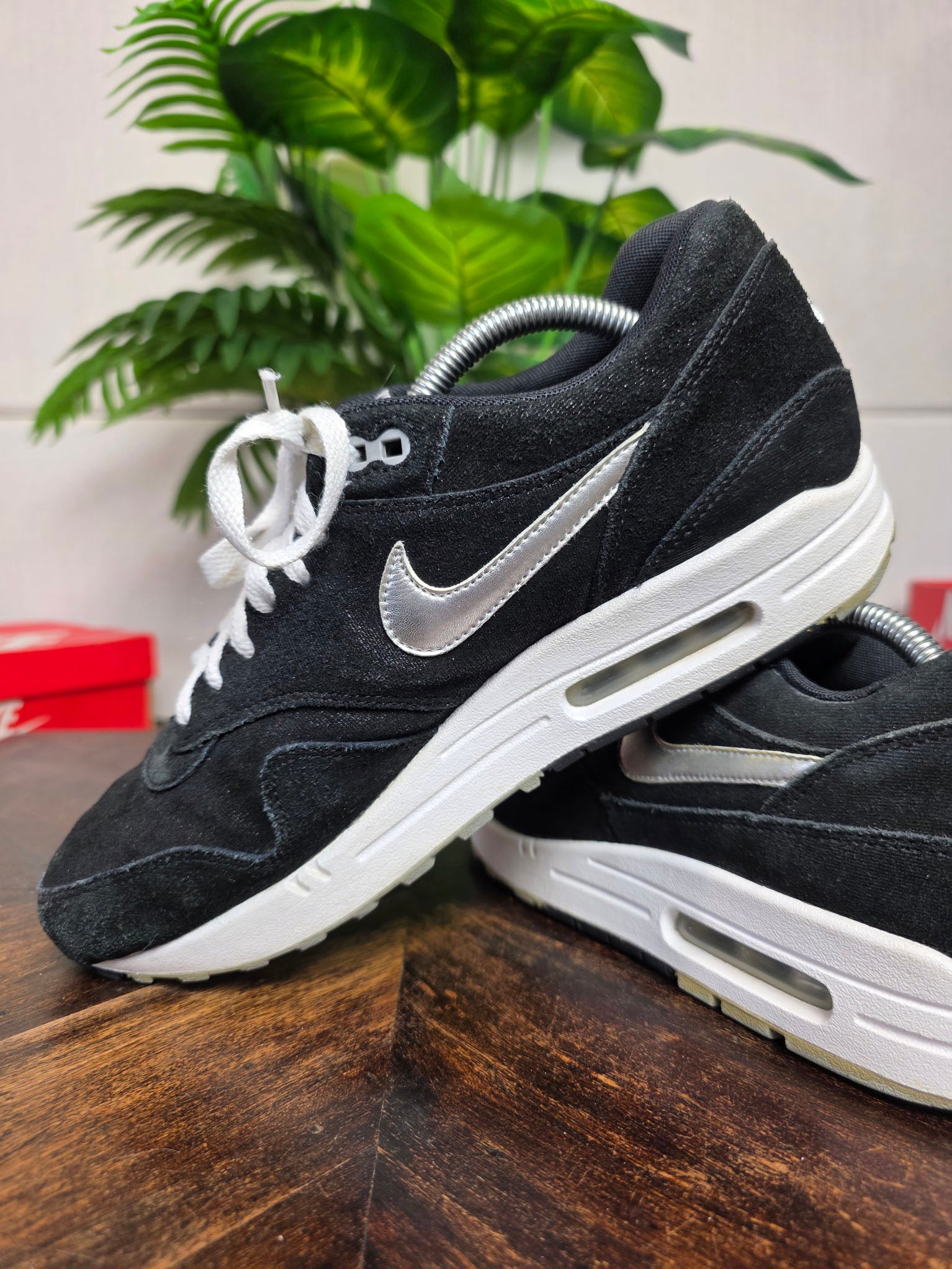Nike Air Max 1 Premium Black Metallic Silver White maat 42,5