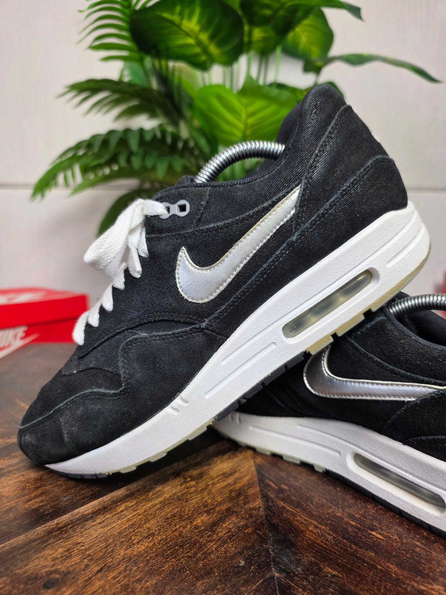Nike Air Max 1 Premium Black Metallic Silver White maat 42,5
