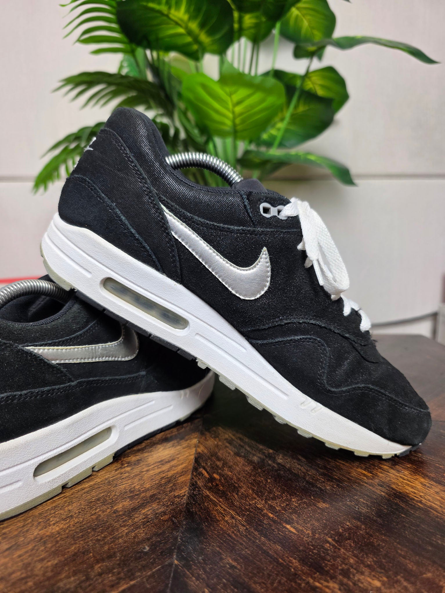 Nike Air Max 1 Premium Black Metallic Silver White maat 42,5