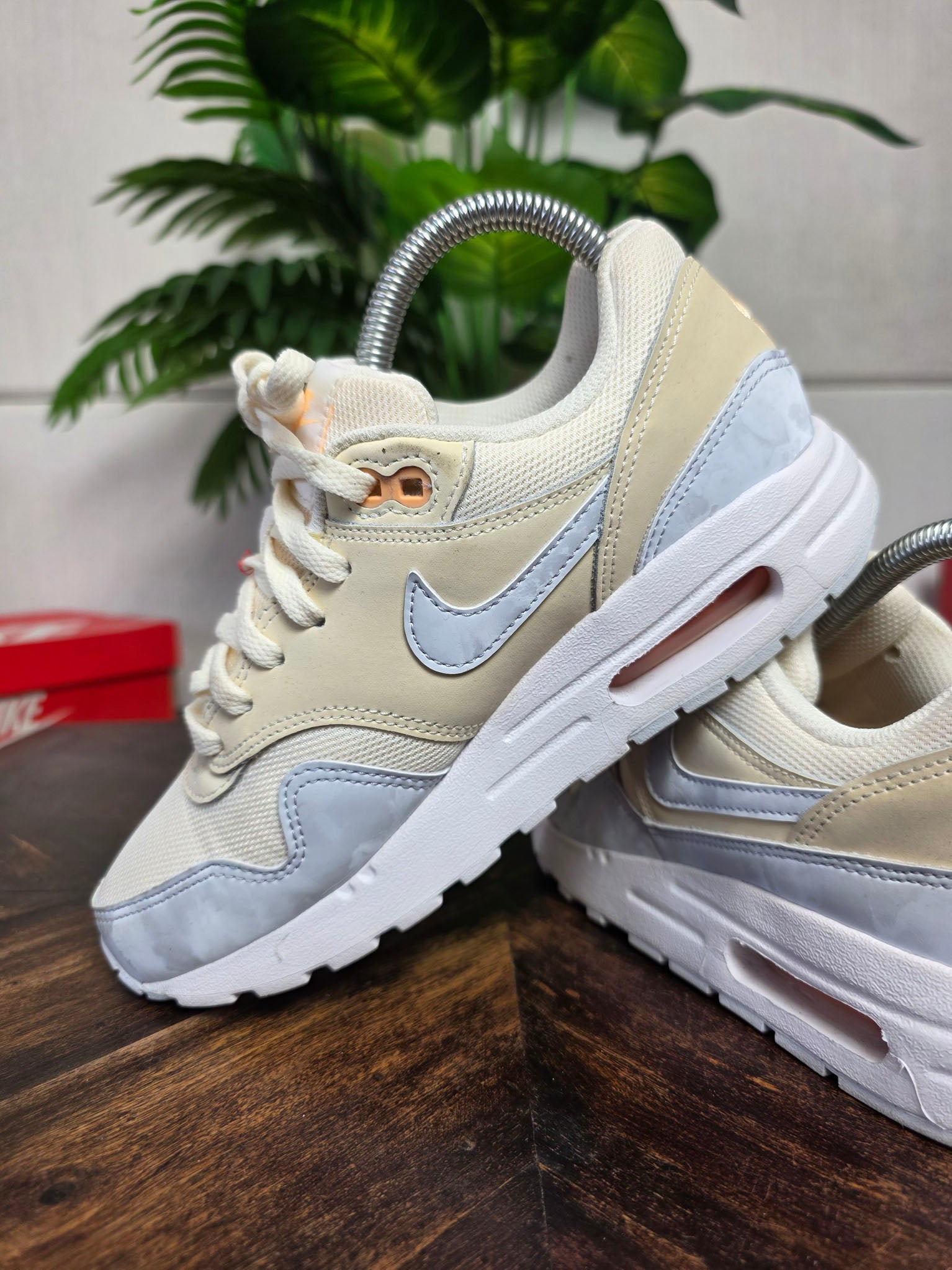 Nike Air Max 1 Pale Ivory maat 36,5