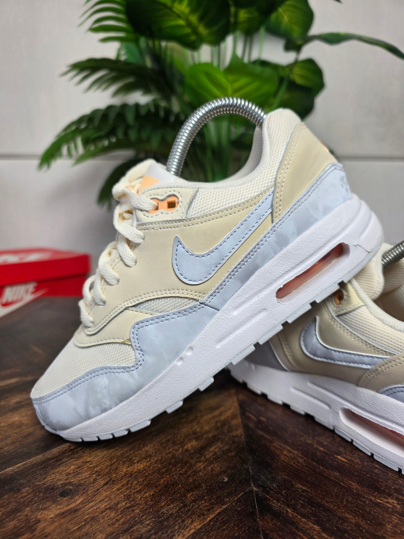 Nike Air Max 1 Pale Ivory maat 36,5