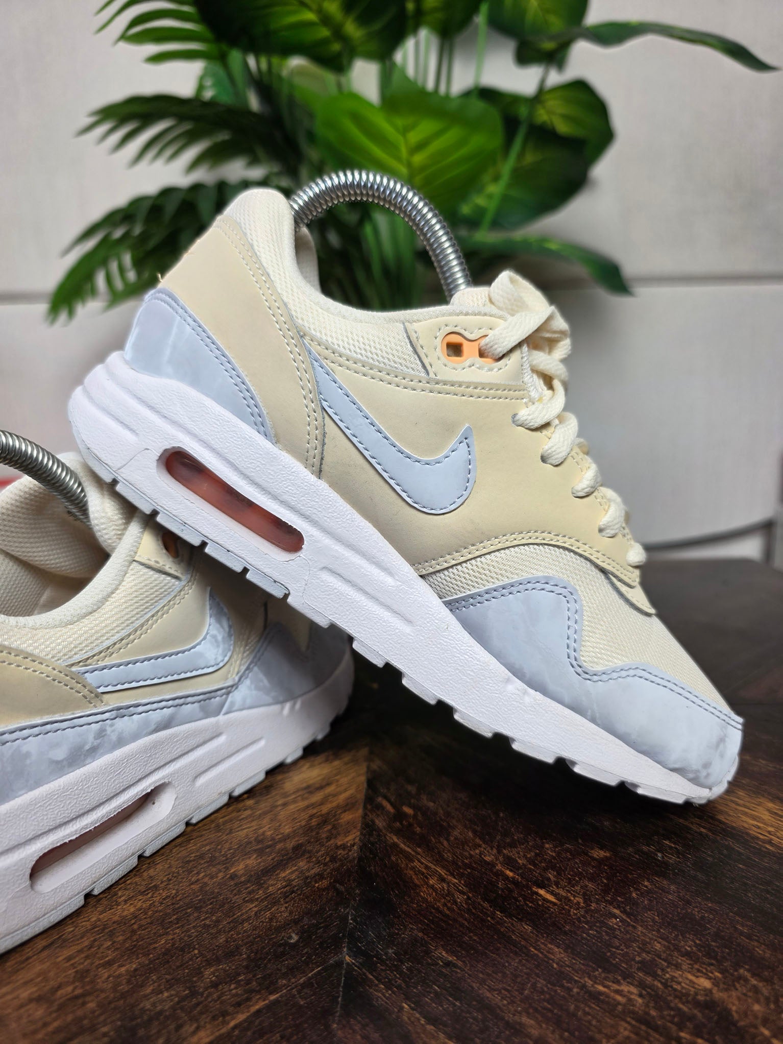 Nike Air Max 1 Pale Ivory maat 36,5