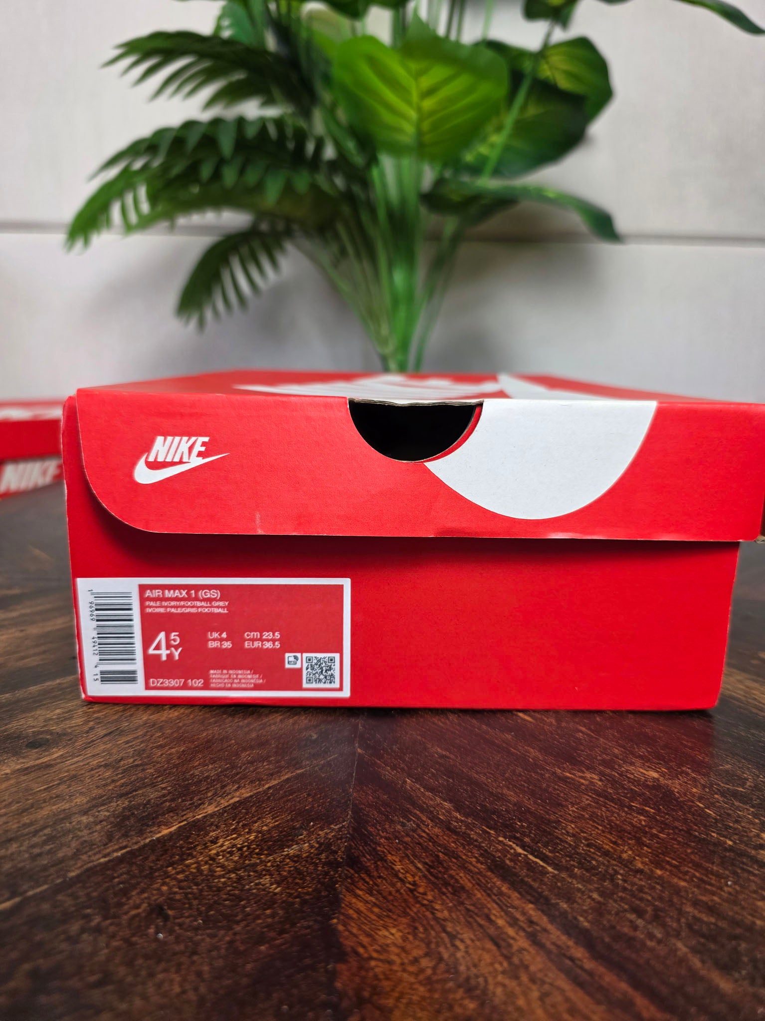 Nike Air Max 1 Pale Ivory maat 36,5