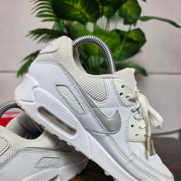 Nike Air Max 90 Summit White maat 38