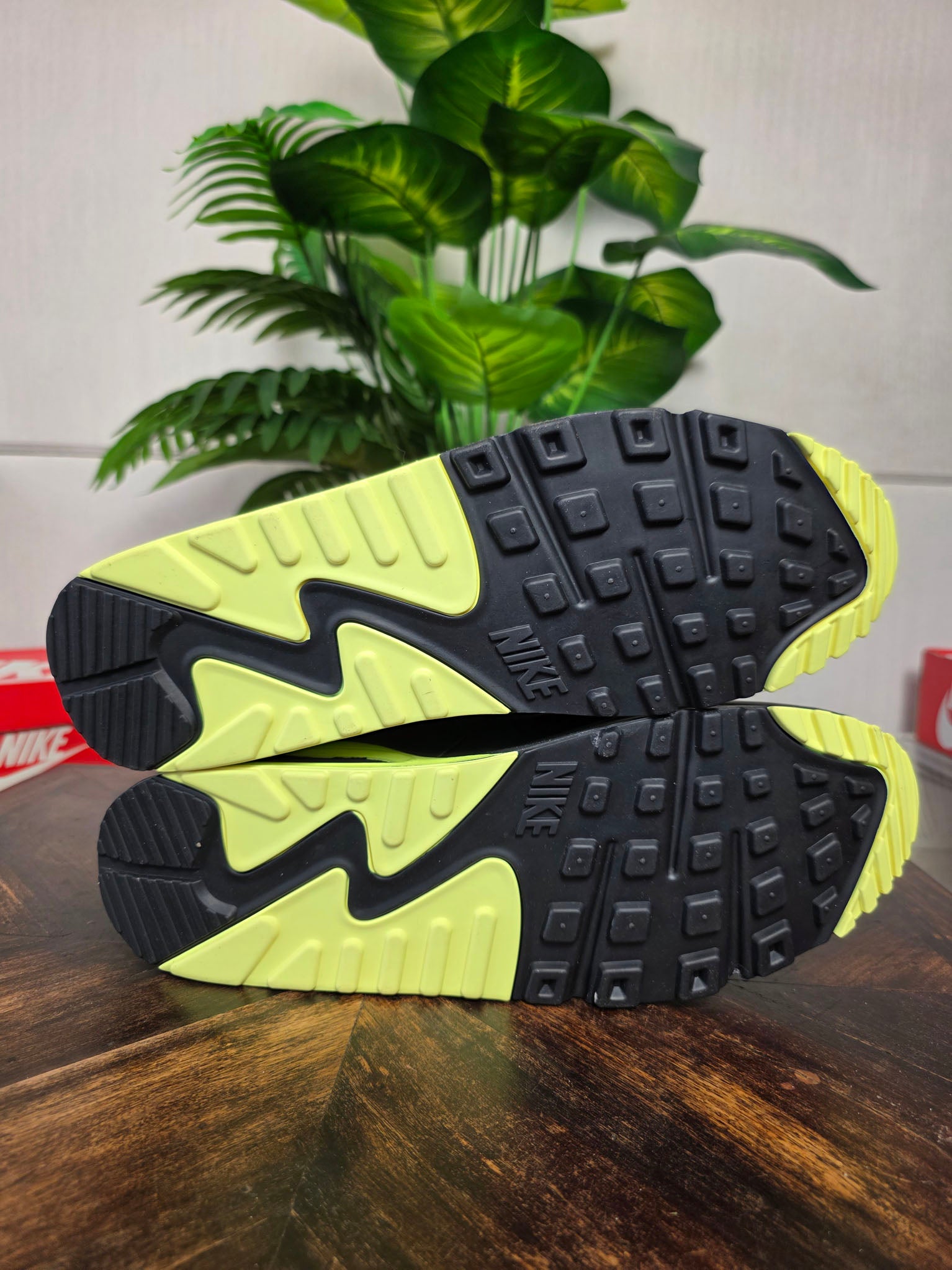Nike Air Max 90 Light Lemon Twist maat 49,5