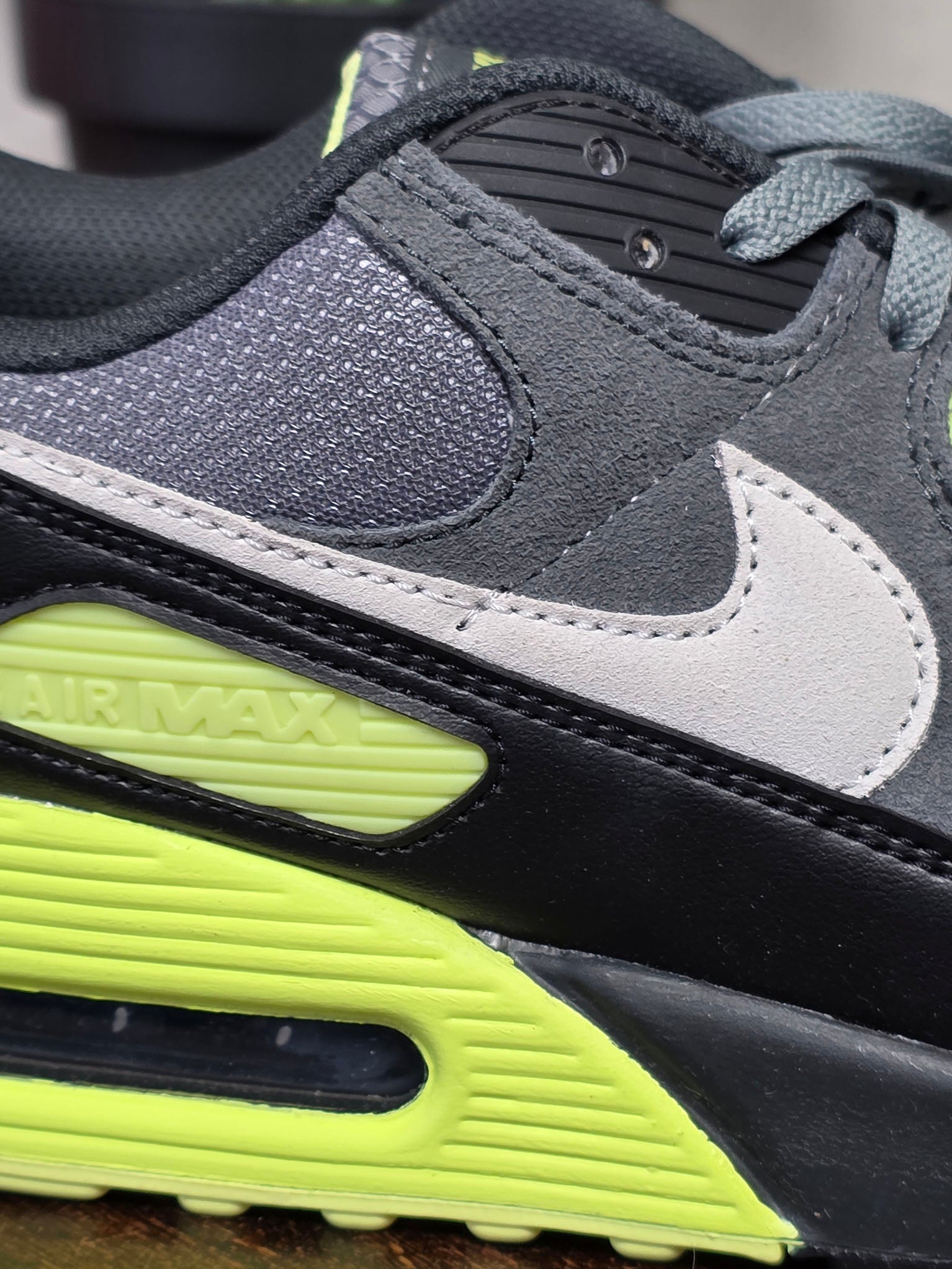 Nike Air Max 90 Light Lemon Twist maat 49,5