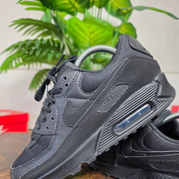 Nike Air Max 90 Triple Black maat 41