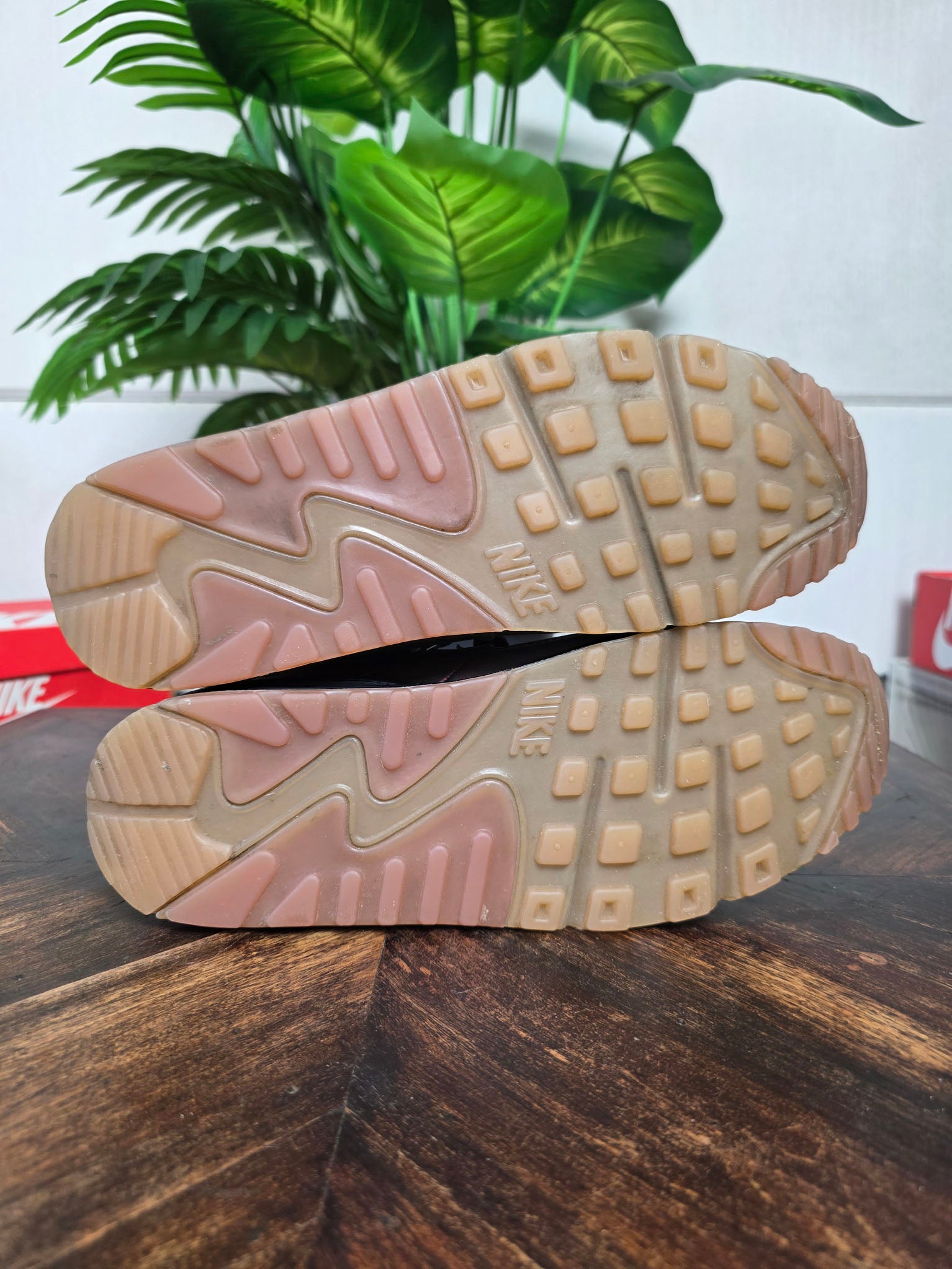 Nike Air Max 90 Metallic Copper maat 42,5