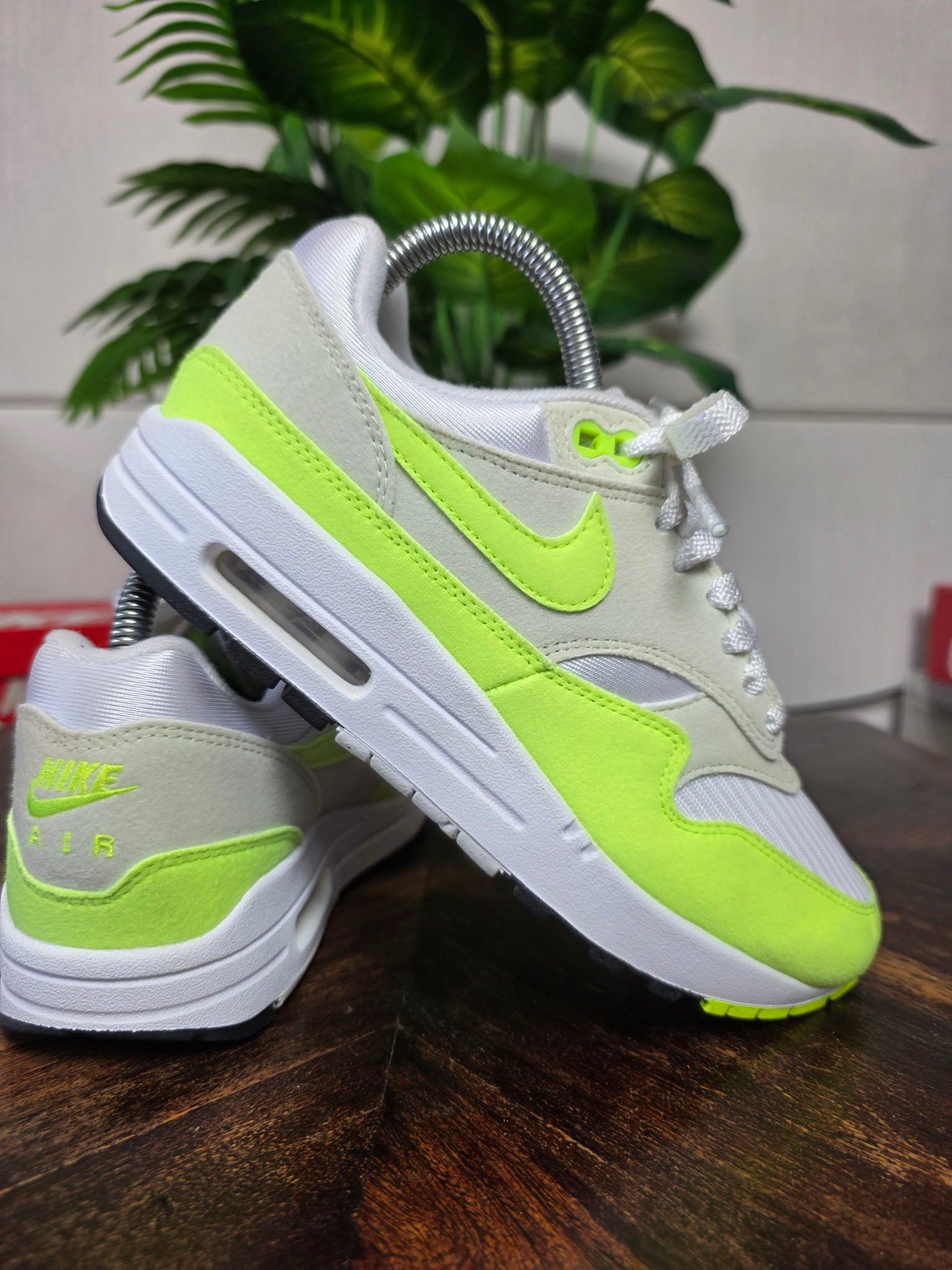 Nike Air Max 1 Volt Suede maat 38