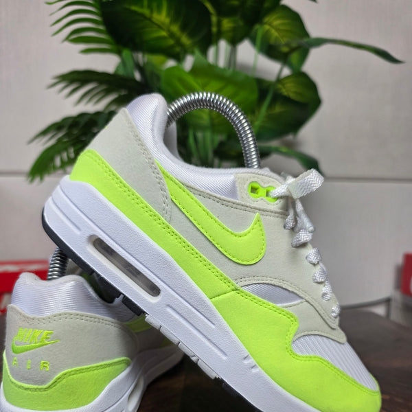 Nike Air Max 1 Volt Suede maat 38