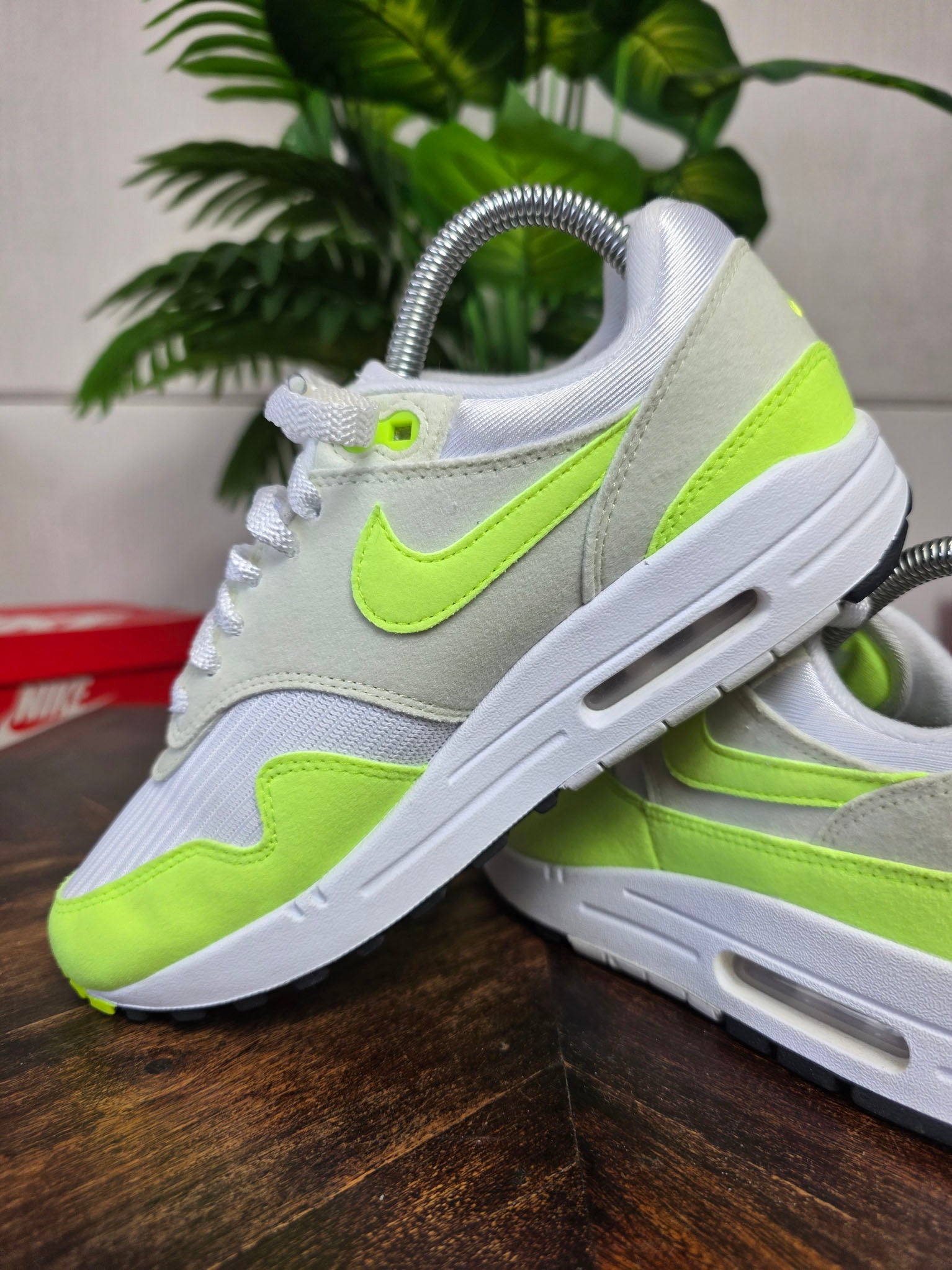 Nike Air Max 1 Volt Suede maat 38