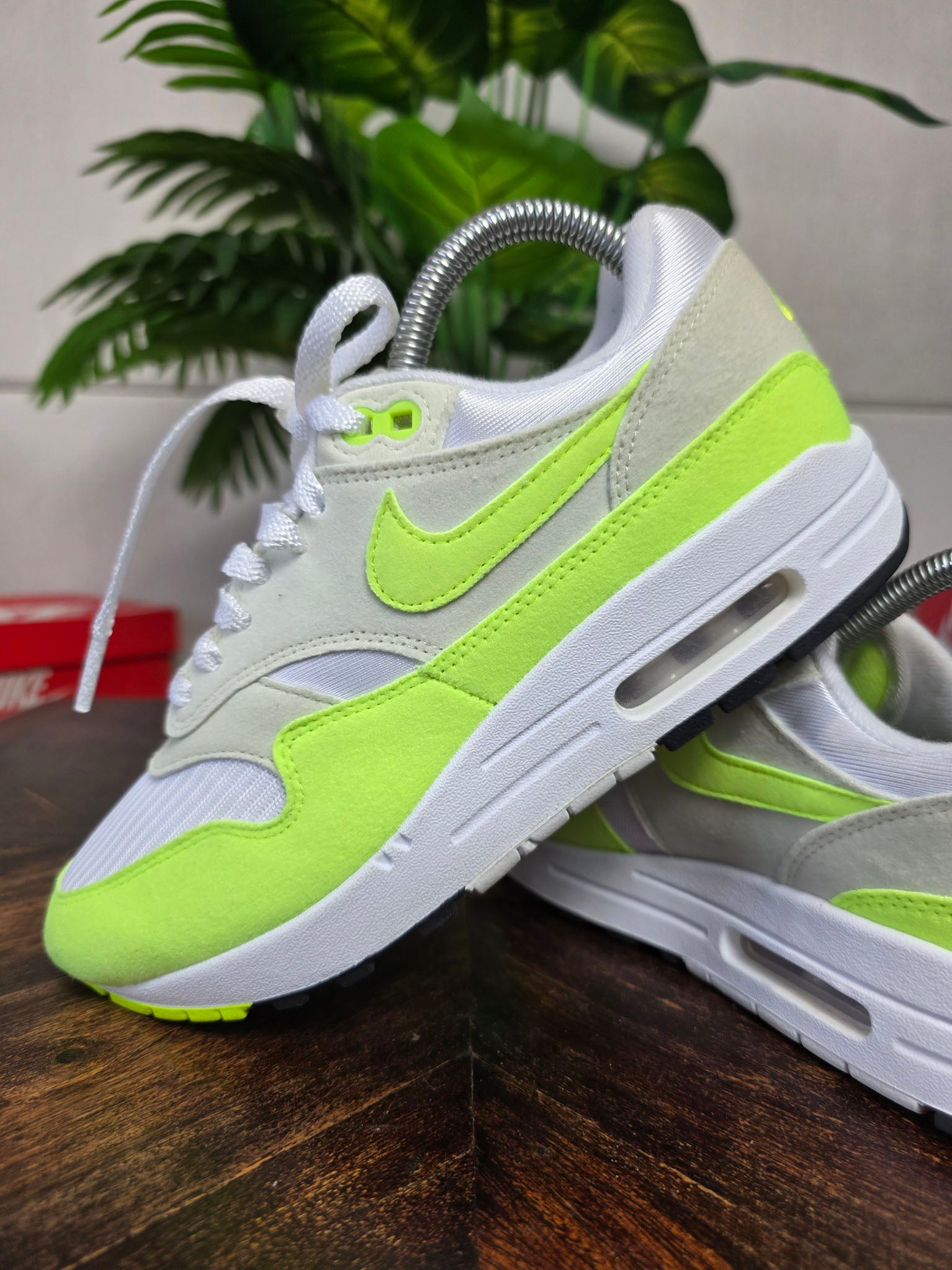 Nike Air Max 1 Volt Suede maat 38