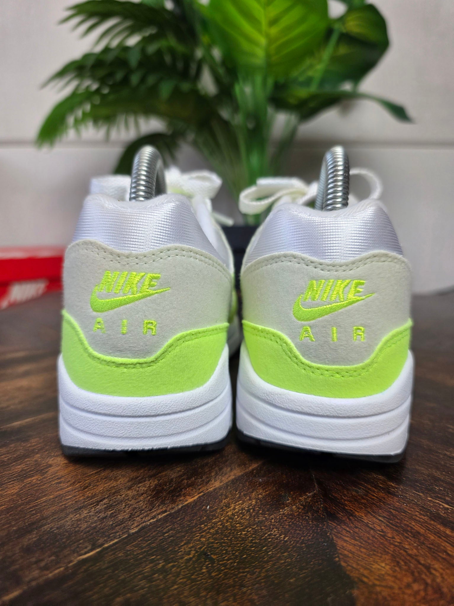 Nike Air Max 1 Volt Suede maat 38