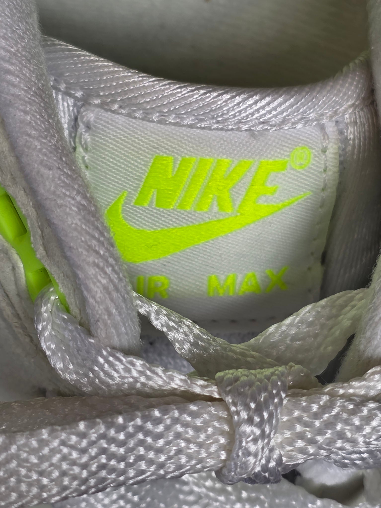 Nike Air Max 1 Volt Suede maat 38