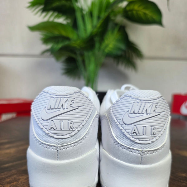 Nike Air Max 90 Triple White maat 35,5