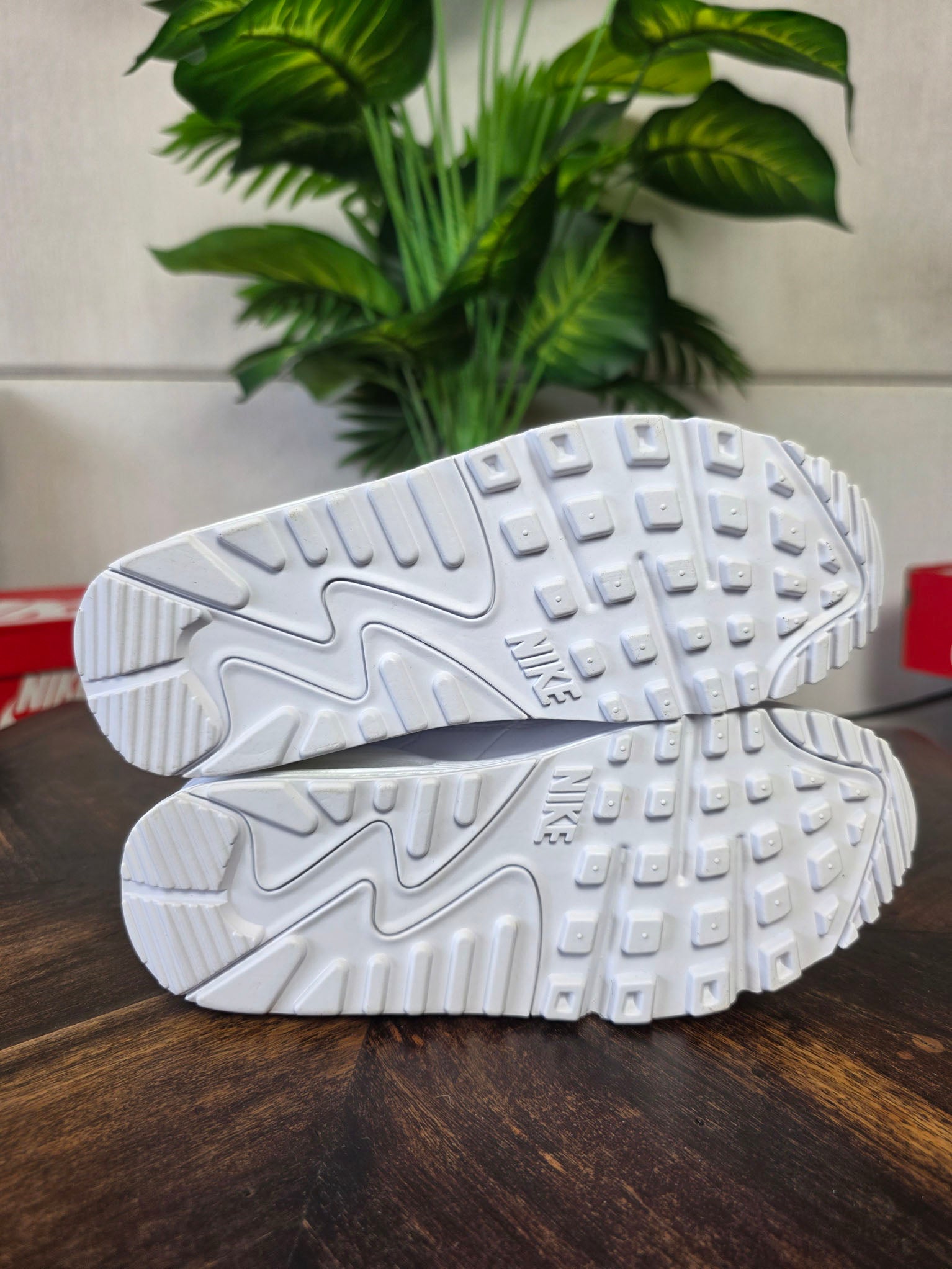 Nike Air Max 90 Triple White maat 35,5