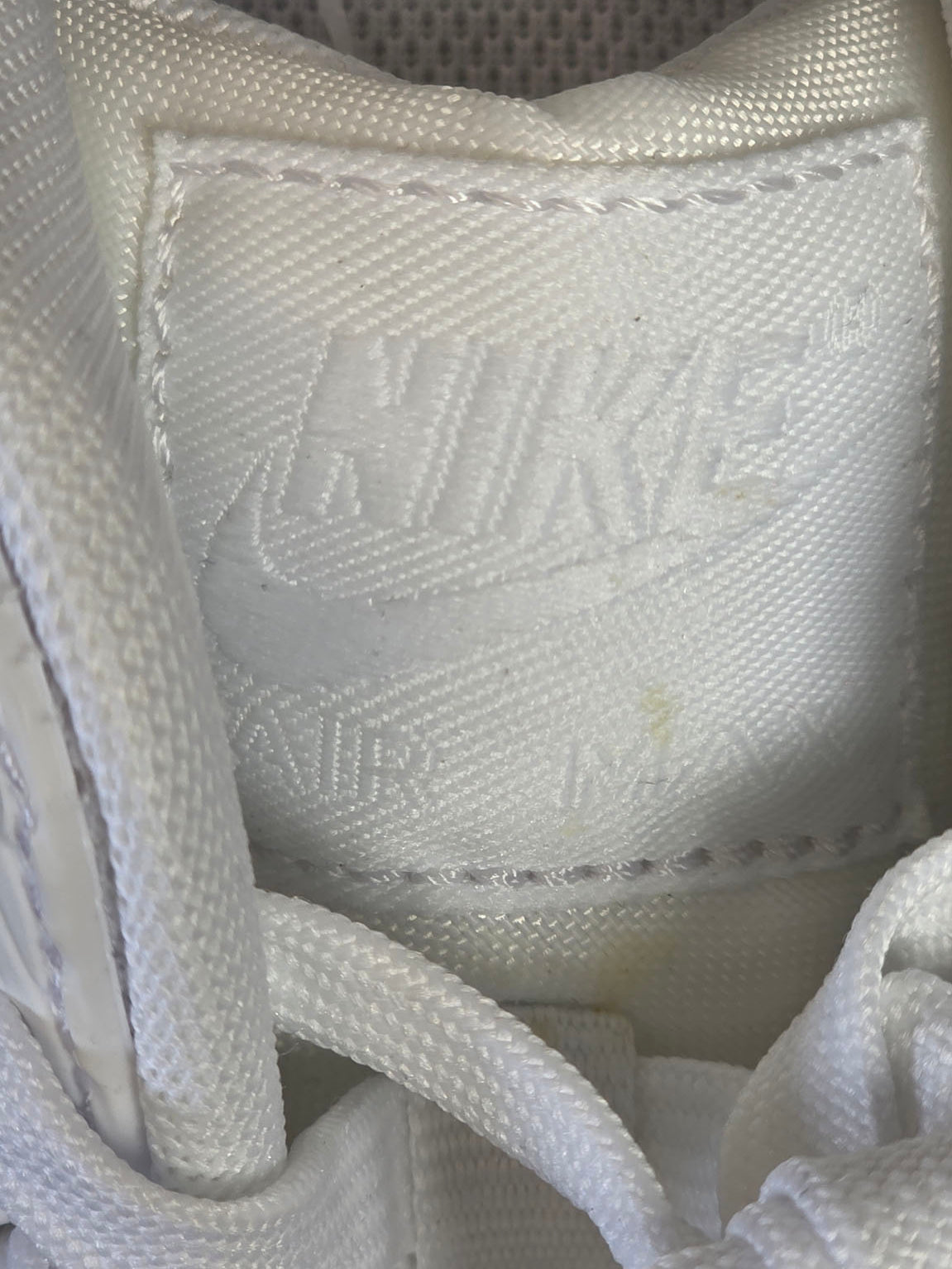 Nike Air Max 90 Triple White maat 35,5