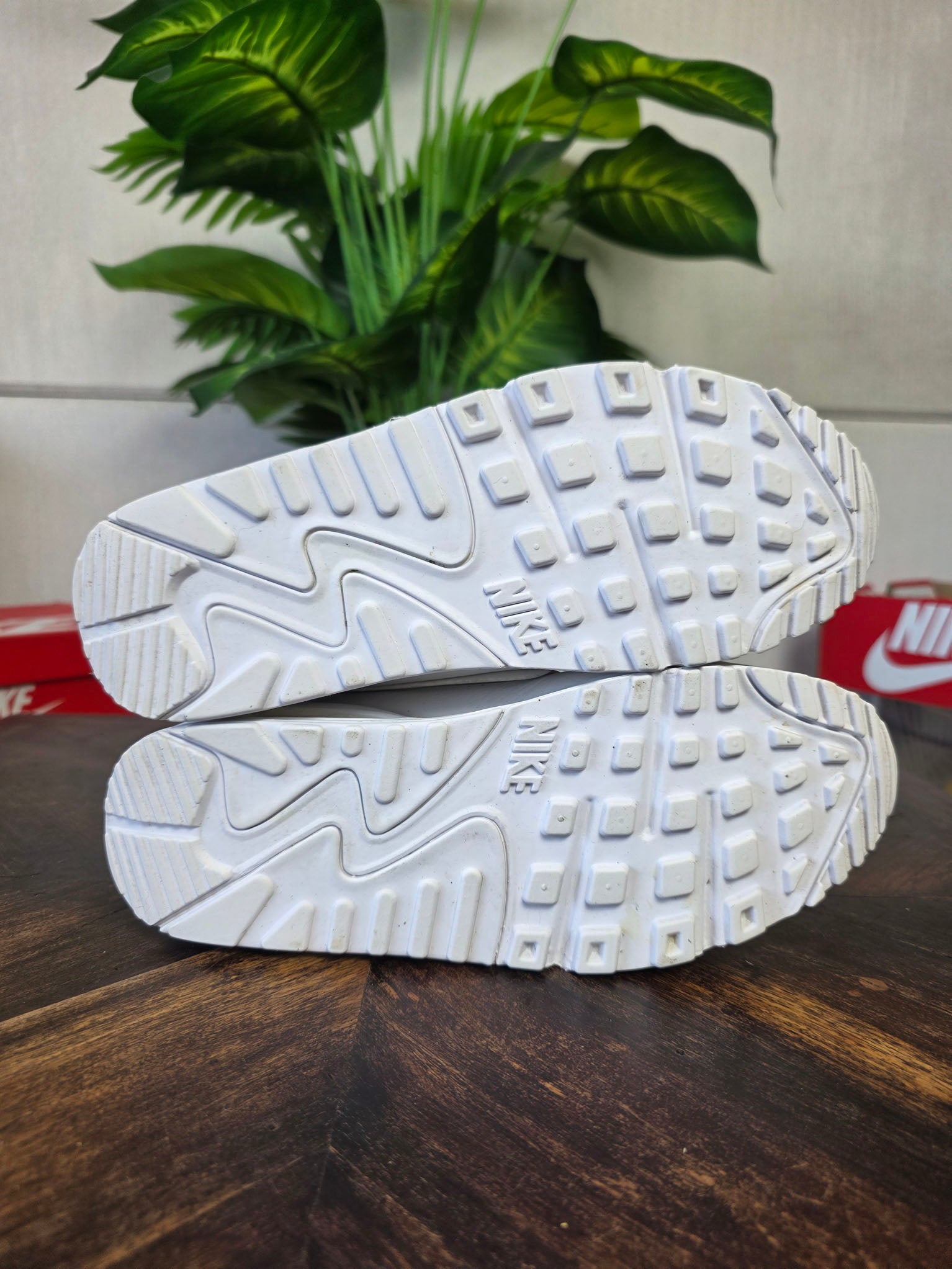 Nike Air Max 90 Futura Triple White maat 38,5