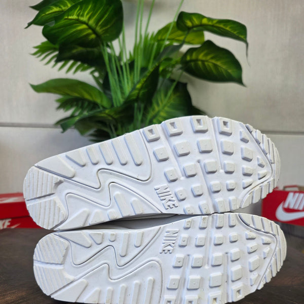 Nike Air Max 90 Futura Triple White maat 38,5